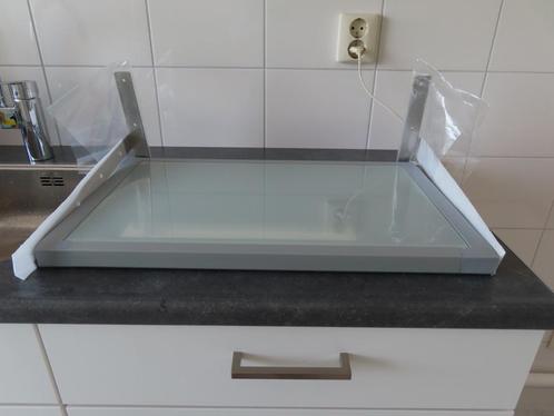 Ikea verlichte kastbodem 35 x 56 of als losse plank 2 stuks, Huis en Inrichting, Keuken | Keukenelementen, Gebruikt, Minder dan 100 cm