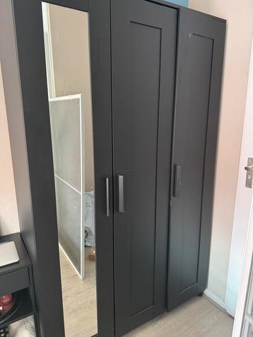 Te koop: IKEA Brimnes kledingkast 3-deurs, moet snel weg! beschikbaar voor biedingen