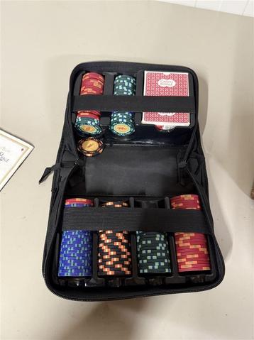 Cartamundi 007 James Bond Casino Royale Poker Chips Set beschikbaar voor biedingen