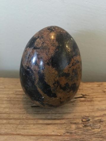 Gepolijst obsidiaan ei 5 euro beschikbaar voor biedingen