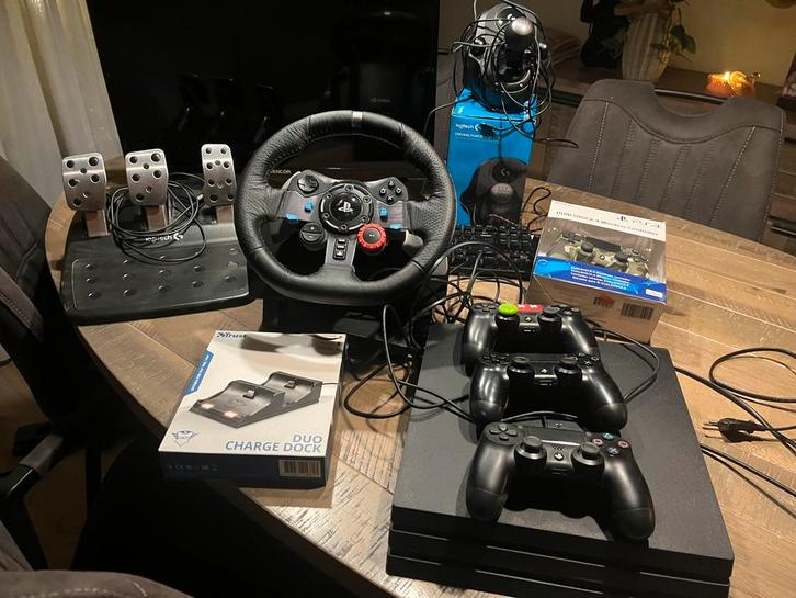 Playstation 4 pro, Spelcomputers en Games, Games | Sony PlayStation 4, Zo goed als nieuw, 1 speler, Vanaf 3 jaar, Ophalen