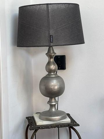 Zo goed als nieuwe Riverdale lamp beschikbaar voor biedingen