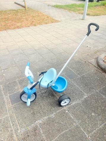 Driewieler met duw stang zo goed als niet!!! beschikbaar voor biedingen