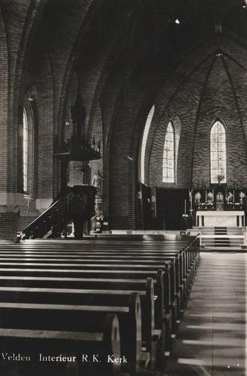 VELDEN R.K. Kerk Interieur  beschikbaar voor biedingen