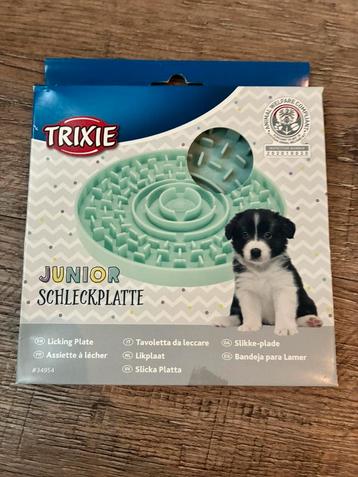 Nieuwe Trixie junior honden licknsnack likplaat beschikbaar voor biedingen