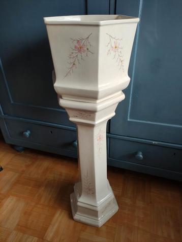 Plantenbak pilaar pot planten beschikbaar voor biedingen