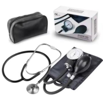 Analoge bloeddrukmeter set compleet met stethoscoop beschikbaar voor biedingen
