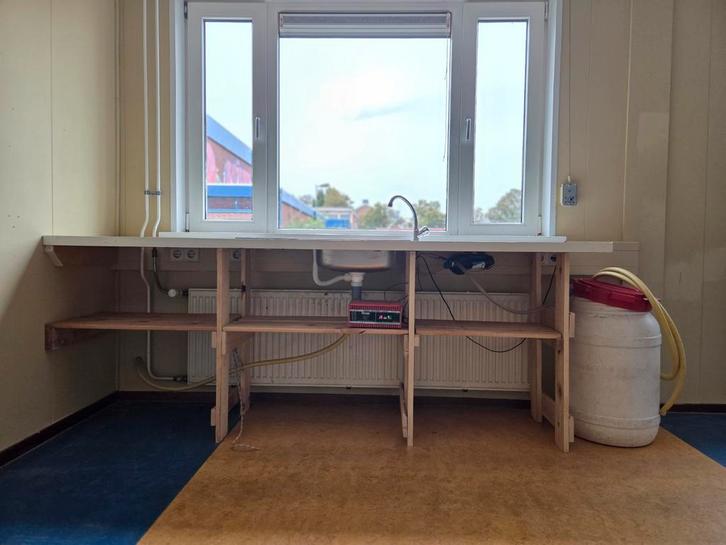 noodkeuken met 12 volt pomp en watervat, Huis en Inrichting, Keuken | Complete keukens, Zo goed als nieuw, Overige typen, Overige kleuren