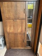 Handgemaakte houten kast, Ophalen