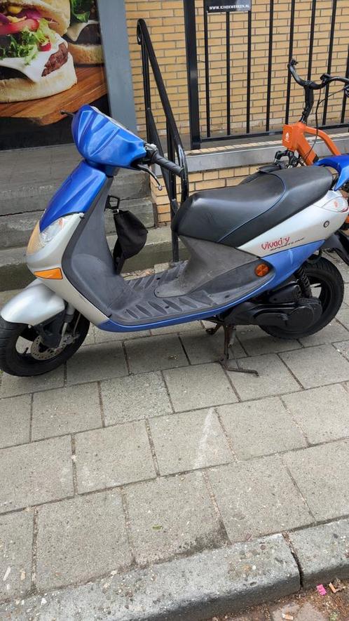 Peugeot vivacity 70cc, Fietsen en Brommers, Scooters | Peugeot, Zo goed als nieuw, Vivacity, Ophalen