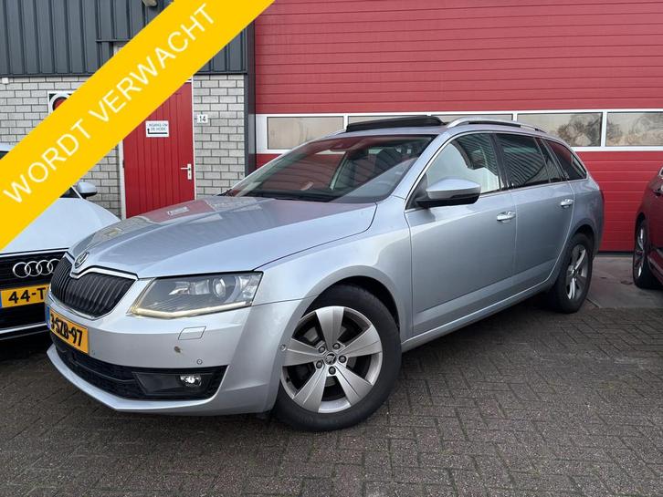 Skoda Octavia Combi 1.2 TSI Greentech Elegance Businessline, Auto's, Skoda, Bedrijf, Te koop, Octavia, ABS, Airbags, Airconditioning