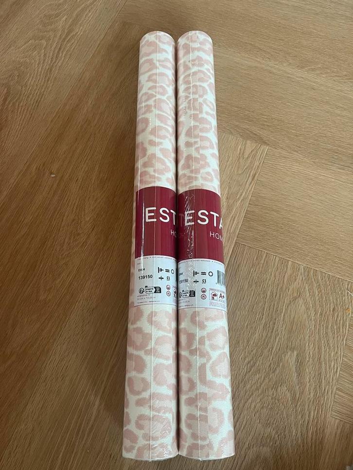Esta Home Vliesbehang Panterprint Roze, Huis en Inrichting, Stoffering | Behang, Roze, 10 tot 25 m², Ophalen of Verzenden