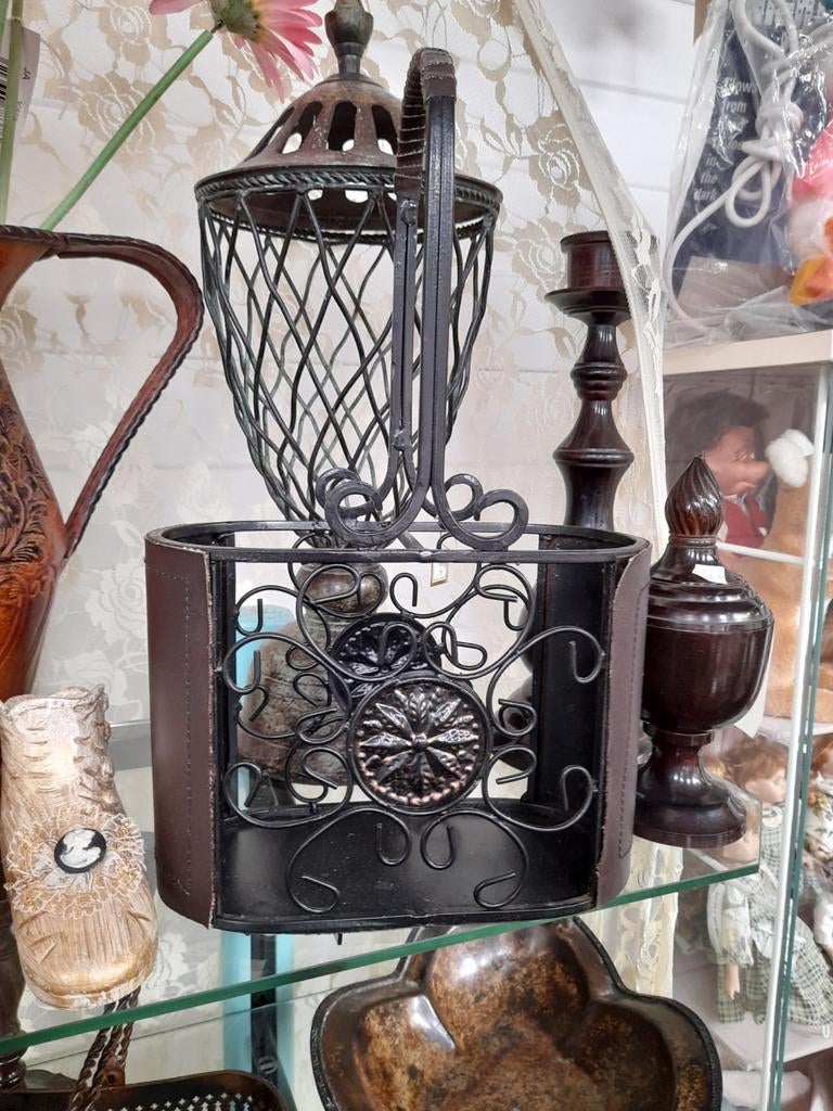 Bruine ijzeren dranken mandje, Huis en Inrichting, Woonaccessoires | Wijnrekken, Zo goed als nieuw, Minder dan 50 cm, Hout, Ophalen of Verzenden