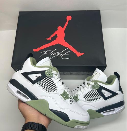Nike Jordan 4 Retro Seafoam maat 43, Kleding | Heren, Schoenen, Nieuw, Sneakers of Gympen, Wit, Ophalen of Verzenden