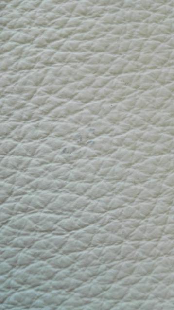 Nieuwe lap rundleer crème wit beschikbaar voor biedingen