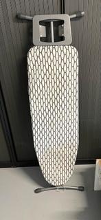 Strijkplank - Zo goed als nieuw!, Witgoed en Apparatuur, Strijkijzers en Strijkplanken, Ophalen, Zo goed als nieuw, Strijkijzer met snoer