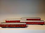 4 rode WAGONS DB waarvan 1 DSG, Hobby en Vrije tijd, Modeltreinen | H0, Ophalen, Gebruikt, Gelijkstroom of Wisselstroom, Wagon