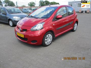 Toyota Aygo Toyota Aygo 1.0-12V Comfort Navigator-AIRCO-NAVI beschikbaar voor biedingen