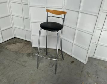 BARKRUKKEN met rugleuning (zithoogte 78 cm.) beschikbaar voor biedingen