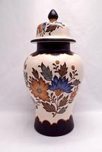 Vintage dekselvaas Royal Gouda model Flora jaren 60, Huis en Inrichting, Gebruikt, Overige kleuren, Nvt 2de hands, Aardewerk of Porselein