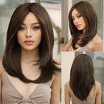 Pruik lang steil haar bruinmix in laagjes model Darbi, Sieraden, Tassen en Uiterlijk, Uiterlijk | Haarverzorging, Verzenden, Nieuw