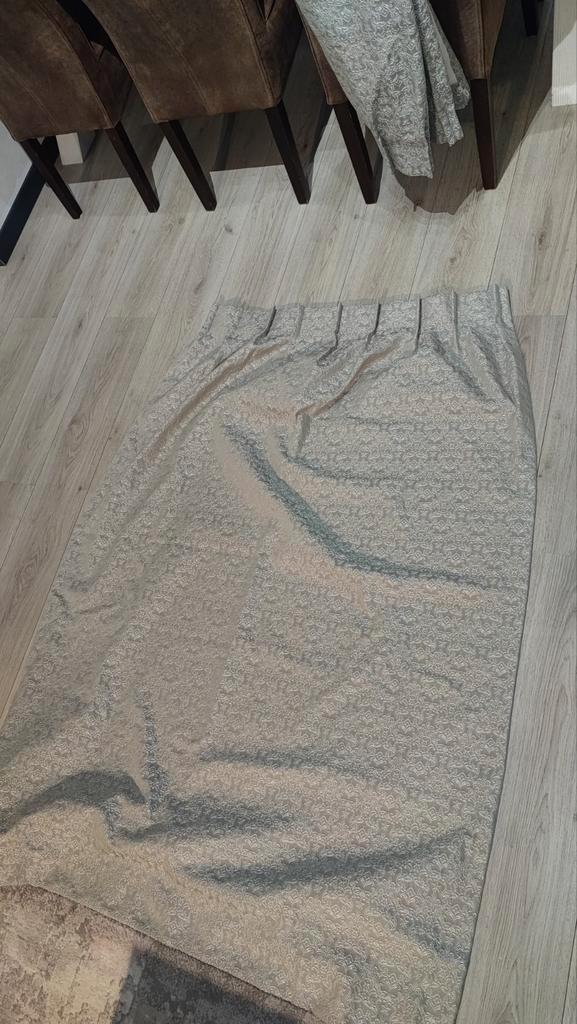 2x Verduisterende Gordijnen 160x158cm, Huis en Inrichting, Stoffering | Gordijnen en Lamellen, Zo goed als nieuw, 200 cm of meer
