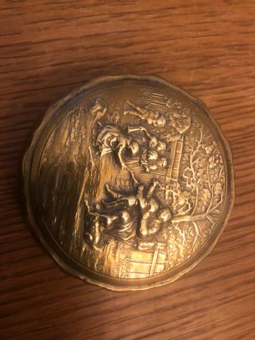 Silver Gilt Pillendoosje- antiek beschikbaar voor biedingen