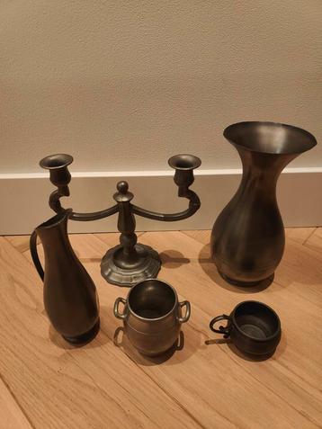 Meerdere tinnen voorwerpen  beschikbaar voor biedingen