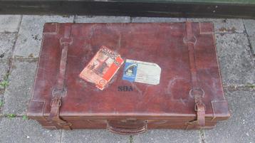 Gave antieke leder koffer met stickers Holland America Line beschikbaar voor biedingen