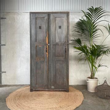 Antieke locker, lockerkast, oude kast, vintage, kast, oud beschikbaar voor biedingen