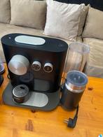 Tekoop koffiemachine Nespresso, Afneembaar waterreservoir, 2 tot 4 kopjes, Gebruikt, Ophalen of Verzenden
