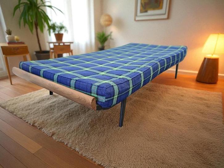 vintage daybed  'Cleopatra'  Dick Cordemeijer door Auping, Huis en Inrichting, Slaapkamer | Bedden, Eenpersoons, 200 cm, Hout