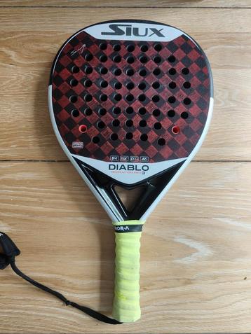 Siux Diablo Revolution Pro 3 padelracket beschikbaar voor biedingen