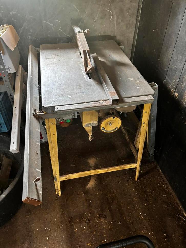 Scheppach tafelzaag 250 mm zware kwaliteit extra zaagblad, Doe-het-zelf en Verbouw, Gereedschap | Zaagmachines, Gebruikt, Afkortzaag