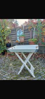 Leuke side table met los dienblad brocant landelijk, Huis en Inrichting, Tafels | Sidetables, Gebruikt, Ophalen of Verzenden, Brocant / landelijk