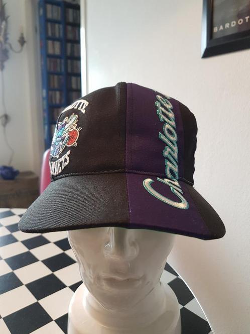 Charlotte hornets vintage nba pet jaren 90, Kleding | Heren, Hoeden en Petten, Gedragen, Pet, One size fits all, Ophalen of Verzenden