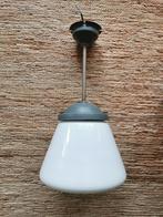 Vintage industriële opaalglazen schoollamp, Huis en Inrichting, Ophalen, Zo goed als nieuw