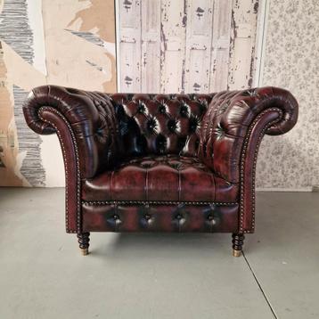 Originele Chesterfield fauteuil Antiek rood NIEUW beschikbaar voor biedingen