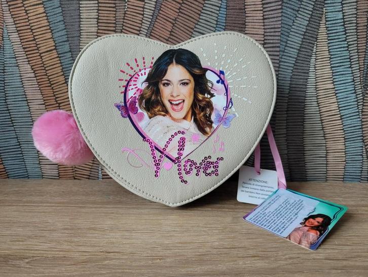 Violetta Hartvormige Tas met Pompon, Kinderen en Baby's, Babymode-accessoires, Nieuw, Ophalen of Verzenden