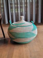 Turquoise witte afrikaanse zeegras mand handgemaakt, Mand, Rond, Nieuw, Ophalen of Verzenden