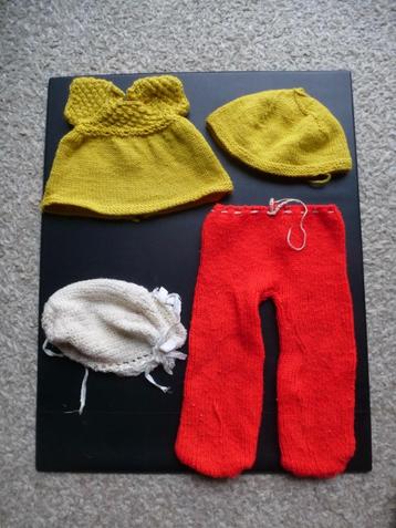 vintage baby / poppenkleding beschikbaar voor biedingen