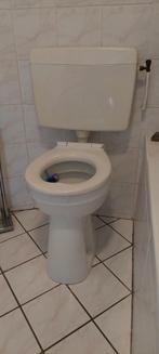 Toilet met spoelbak gratis halfjaar oud, Doe-het-zelf en Verbouw, Sanitair, Gebruikt, Ophalen
