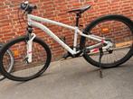 Meisjes moutainbike.  27,5 inch (leeftijd 11 a 12 jr), Zo goed als nieuw, Rockrider, Handrem, Ophalen
