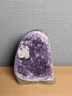 Amethist cut base met calciet vorming nr.5, Ophalen of Verzenden, Mineraal