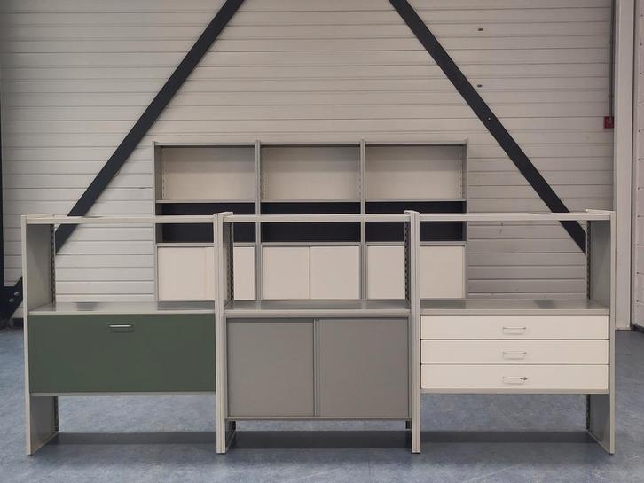 Vintage Gispen 5600 metalen wandmeubel Cordemeyer kast, Huis en Inrichting, Kasten | Wandmeubels, Gebruikt, 150 tot 200 cm, 200 tot 250 cm
