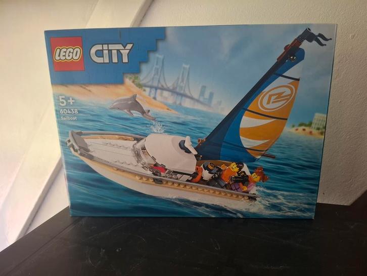 LEGO City Zeilboot 60438 - Nieuw in doos!, Kinderen en Baby's, Speelgoed | Duplo en Lego, Nieuw, Lego, Complete set, Ophalen of Verzenden