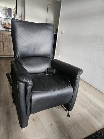 Zwarte lederen elektrische relaxstoel beschikbaar voor biedingen