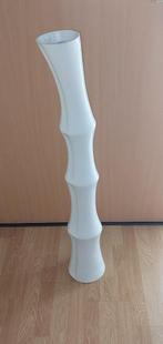 Hoge witte vaas Model Bamboe, Ophalen, Zo goed als nieuw, Wit, Minder dan 50 cm