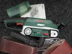 BOSCH - BANDSCHUURMACHINE TYPE: PBS75A + TOEBEHOREN, Doe-het-zelf en Verbouw, Ophalen, Zo goed als nieuw, 600 tot 1200 watt, Bandschuurmachine