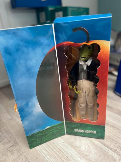 James and the Giant Peach Grass Hopper vinyl pop, Verzamelen, Disney, Gebruikt, Beeldje of Figuurtje, Overige figuren, Ophalen of Verzenden